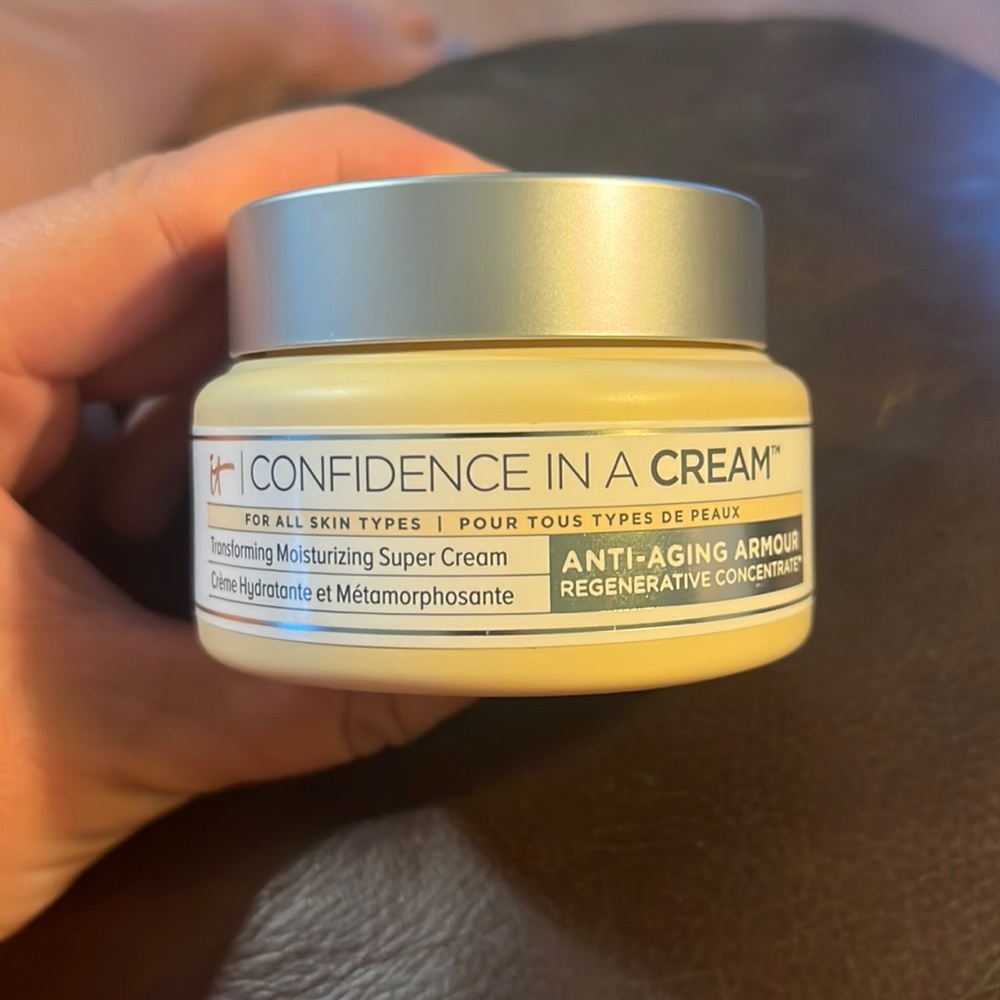 It Cosmetics Confidence in a Cream Moisturizer